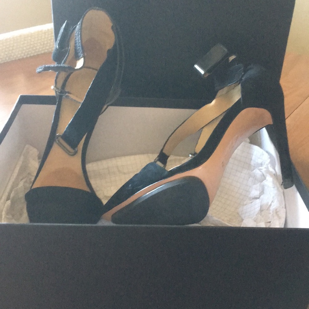 7m Lamb suede high heels. Wore once. - Picture 4 of 4